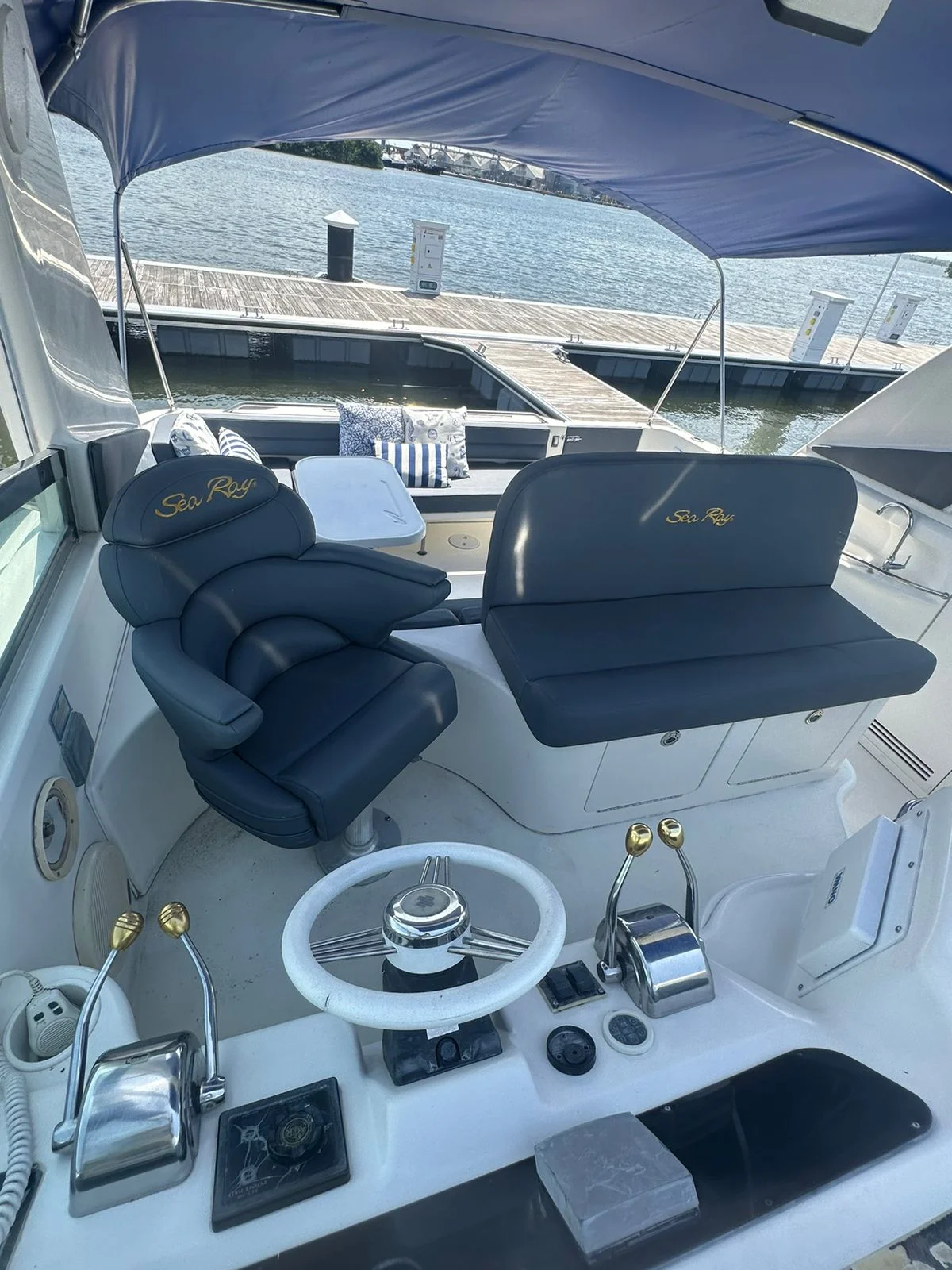 Sea ray 42 speedboat (5)